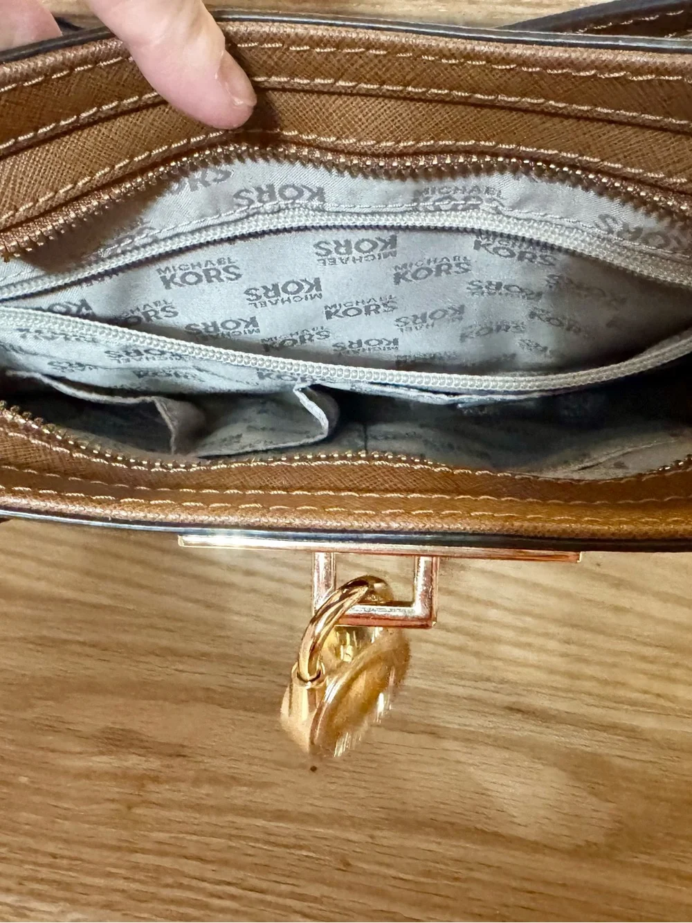 Michael Kors Hamilton Traveler NWOT NS Messenger Bag Luggage Saffiano Leather